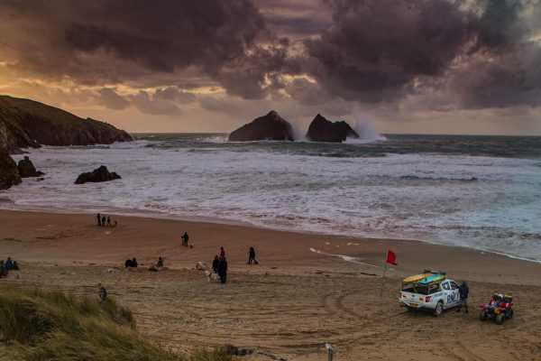 red flag 600x400 - 'Bay of Dreams' Holywell Bay